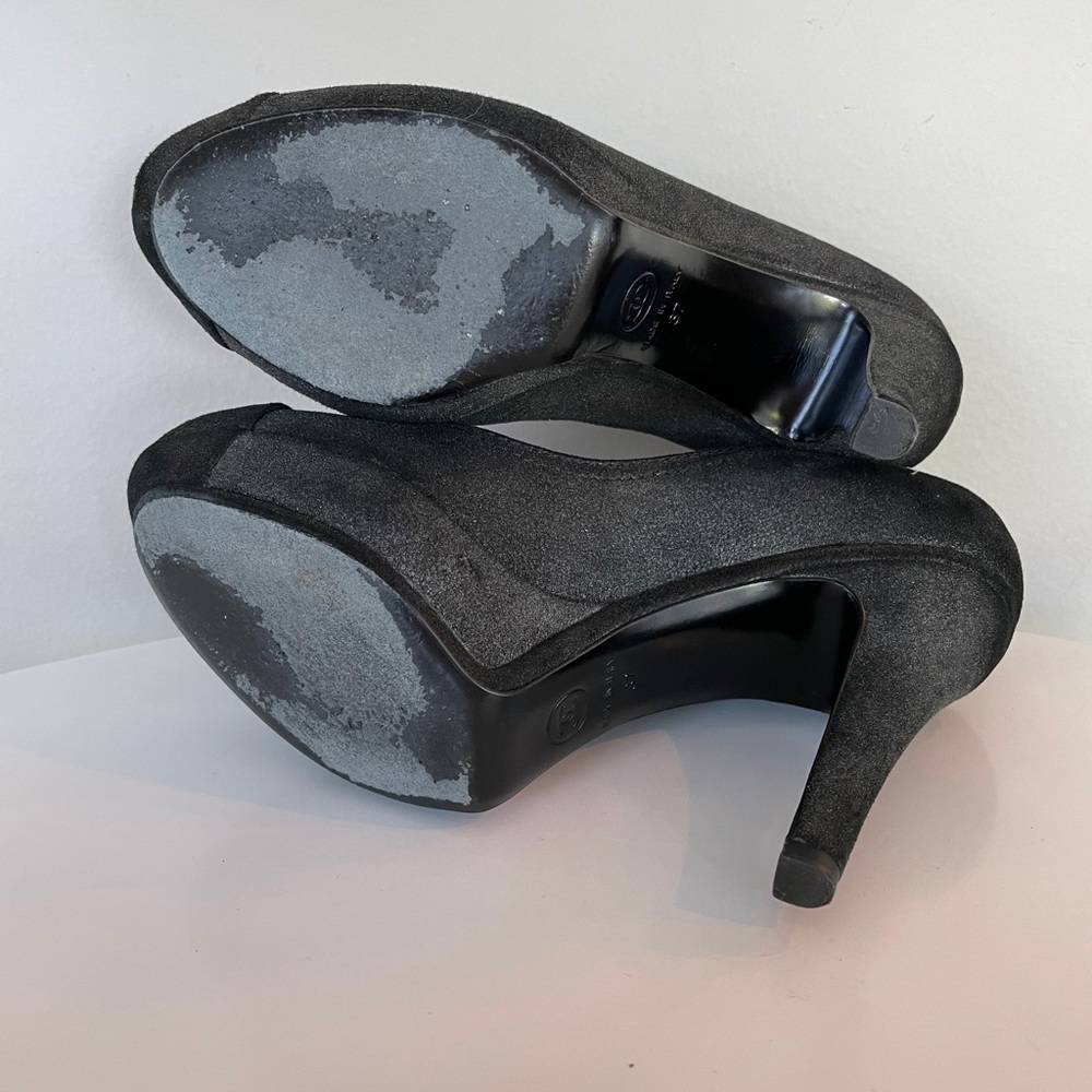 CHANEL CC Logo Metallic Suede Pumps Size 37 - Picture 11 of 16